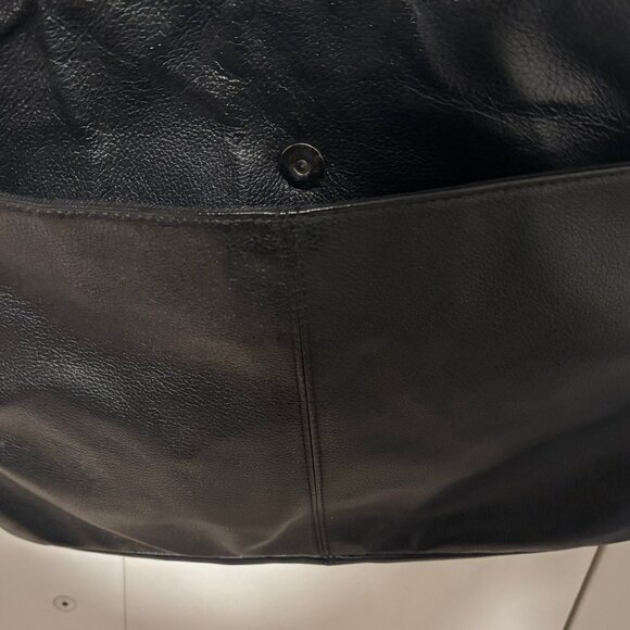 $400 Danier Leather Briefcase / Satchel / Messenger bag - Picture 6 of 9